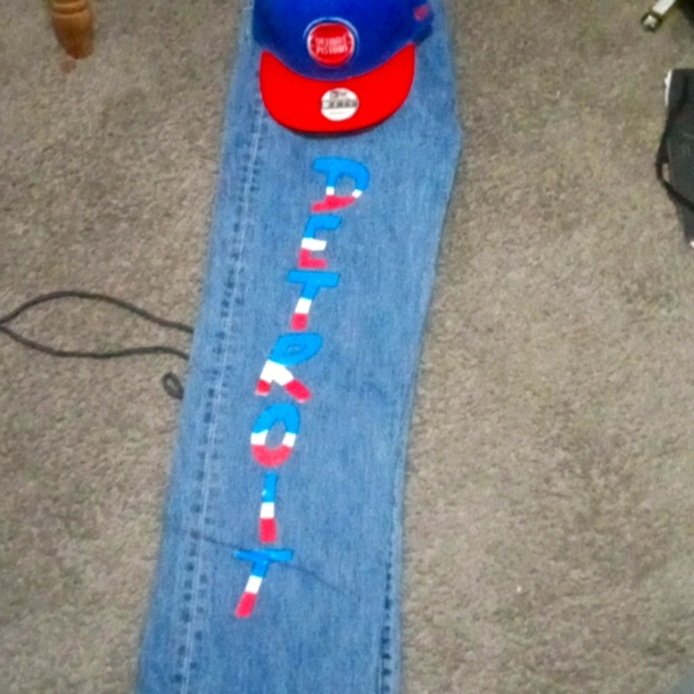 Limited edition Detroit Piston jeans by Levi h,,at included